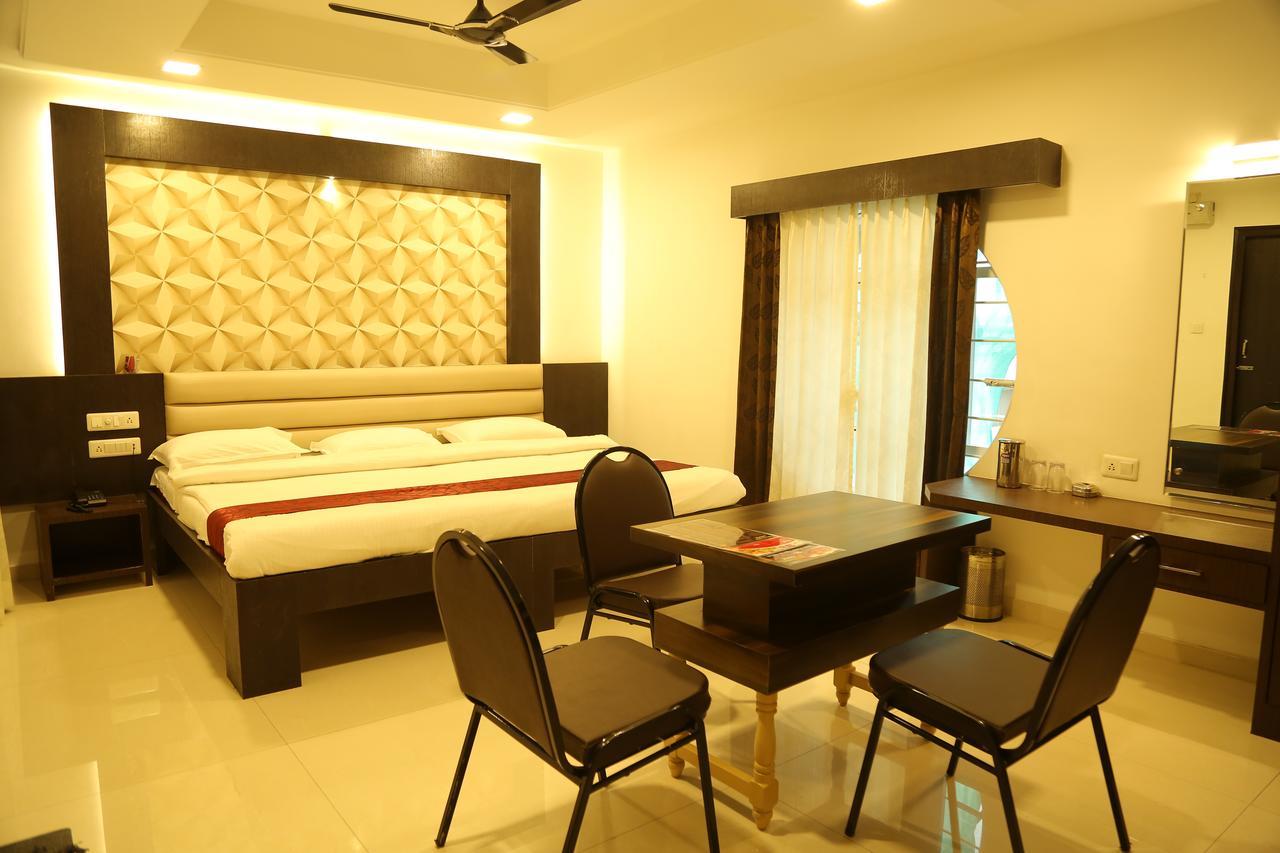 Hotel Shivananda Hospet Exterior photo