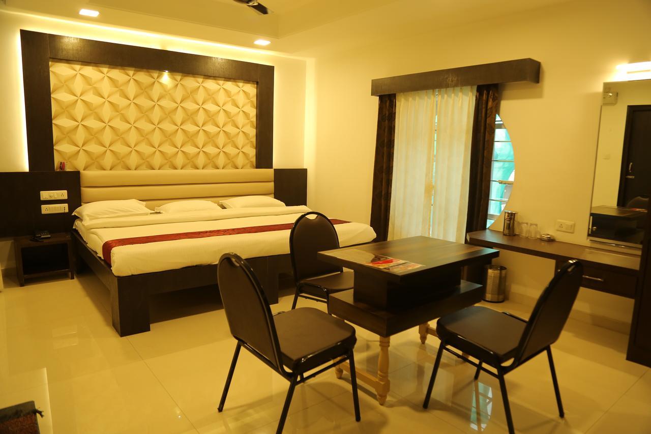 Hotel Shivananda Hospet Exterior photo